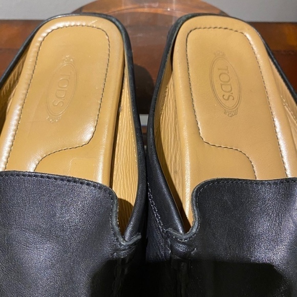 Tod’s Black Leather Flat Mules Size 10 SOLD AS IS - Picture 2 of 11
